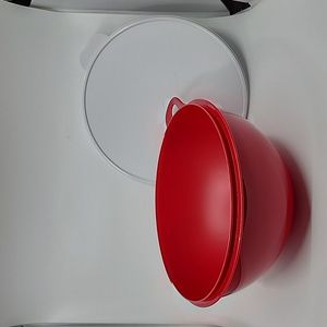 Tupperware Thatsa Bowl Large Bowl 32 Cups Red with white Seal - BRAND N…